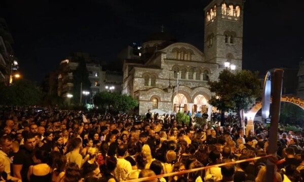 Λαϊκή αγρυπνία Γιώργου Μαζωνάκη: Προσήχθη επιδειξίας – έδειχνε τα γεννητικά του όργανα στον κόσμο