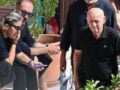 Κηδεία Μαζωνάκη: Η οικογένειά του στο τελευταίο αντίο – Οι γονείς και οι αδερφές του (Φωτογραφίες)