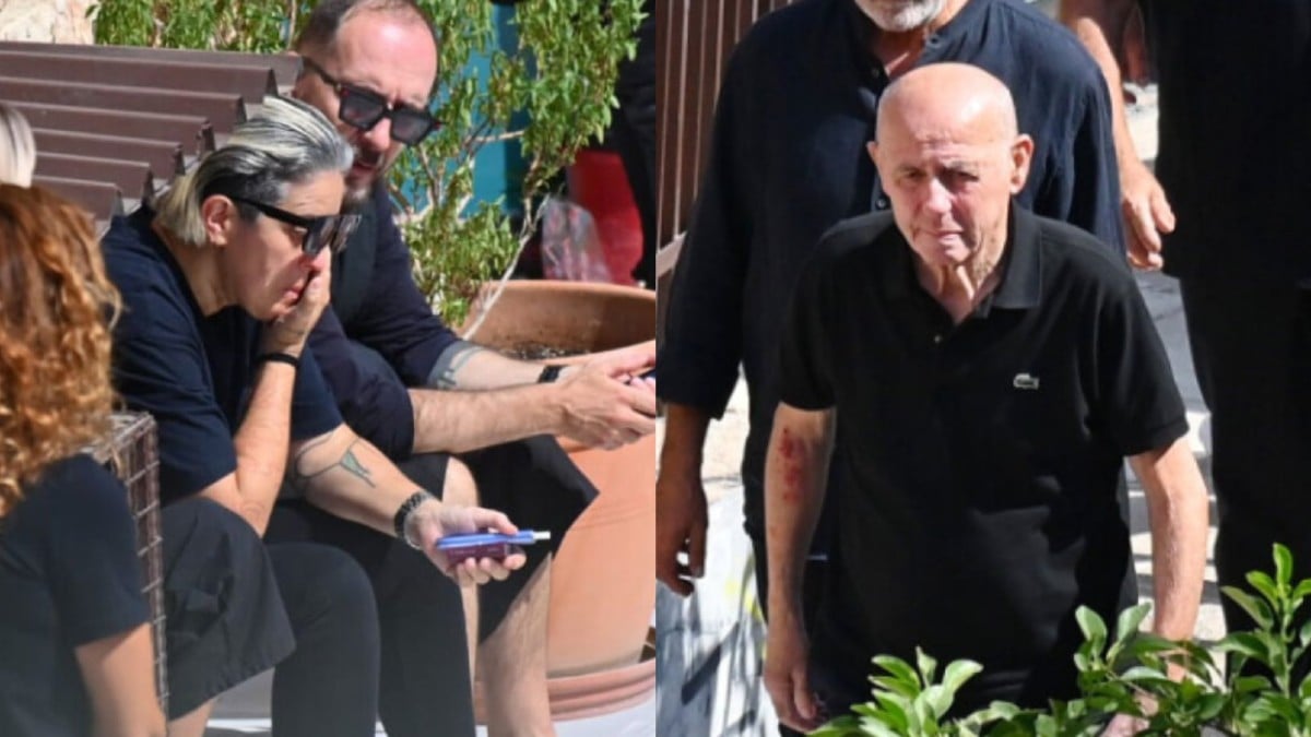 Κηδεία Μαζωνάκη: Η οικογένειά του στο τελευταίο αντίο – Οι γονείς και οι αδερφές του (Φωτογραφίες)