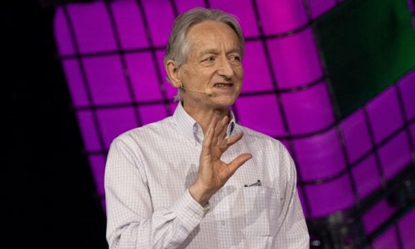 Τεχνητή Νοημοσύνη: Οι «νονοί» της ΑΙ προειδοποιούν για ανεξέλεγκτη «έκρηξη νοημοσύνης» – «Το παράθυρο για δράση μπορεί να κλείσει»