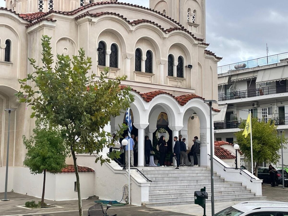 Ηγουμενίτσα: Κηδεύτηκε η 25χρονη Πηνελόπη που δολοφονήθηκε