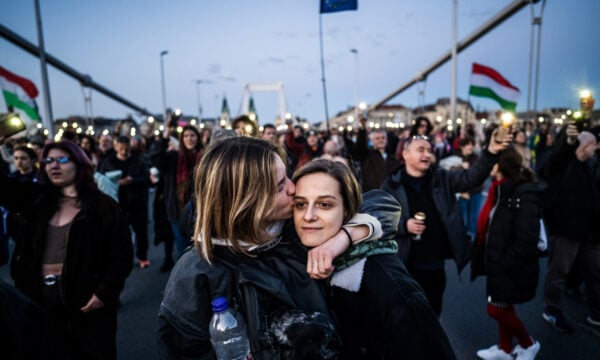Ουγγαρία: Η κυβέρνηση Μάγιαρ ακυρώνει τους νόμους της 16ετίας Όρμπαν για τη ΛΟΑΤΚΙ+ κοινότητα