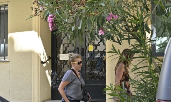 Μαζωνάκης: : Τι εντόπισαν οι αστυνομικοί μέσα στο ιατρείο στο Κολωνάκι – Σε εξέλιξη ο εξονυχιστικός έλεγχος