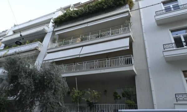 Μαζωνάκης: Υπήρχε και δεύτερο ιατρείο, η κίνηση των δύο γιατρών που προκαλεί οργή την ώρα που η ΕΛ.ΑΣ. έκανε «φύλλο και φτερό» την Καρνεάδου
