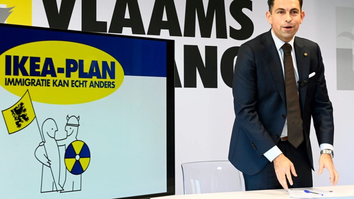 Ikea προσφεύγει κατά ακροδεξιού κόμματος στο Βέλγιο για χρήση του σήματός της σε ξενοφοβική καμπάνια – «Πράσινο φως» από το Ευρωδικαστήριο 2 Ikea προσφεύγει κατά ακροδεξιού κόμματος στο Βέλγιο για χρήση του σήματός της σε ξενοφοβική καμπάνια – «Πράσινο φως» από το Ευρωδικαστήριο