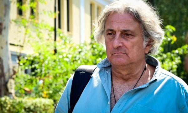 Γιώργος Μαζωνάκης: Ο υπνοθεραπευτής έπαιρνε 40 ευρώ για κάθε πελάτη που έστελνε στη γιατρό, λέει ο δικηγόρος του 62χρονου