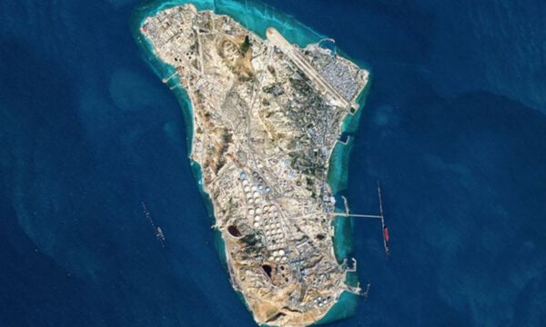 Ιράν: Έκρηξη σε πετρελαιοφόρο κοντά στο λιμάνι Τζασκ