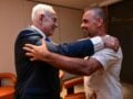 Ισραήλ: Ο Μπενιαμίν Νετανιάχου συναντήθηκε στο αεροδρόμιο με επιβάτες της πτήσης της Flydubai – «Βλέπω ένα λιοντάρι, έναν μεγάλο ήρωα» – BINTEO