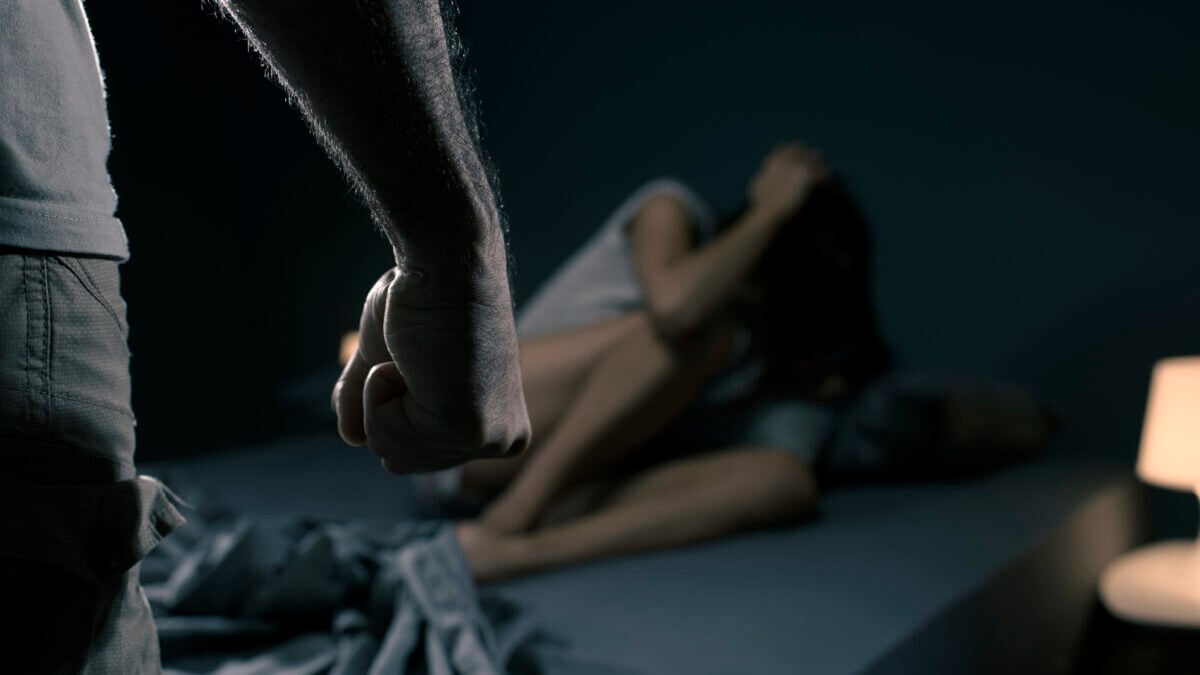 Ιεράπετρα: 45χρονος φέρεται να ξυλοκόπησε τη σύντροφό του με ξύλινη τάβλα – «Την έδερνε κάθε μέρα και έτρεχαν τα αίματα» 1 Ιεράπετρα: 45χρονος φέρεται να ξυλοκόπησε τη σύντροφό του με ξύλινη τάβλα – «Την έδερνε κάθε μέρα και έτρεχαν τα αίματα»