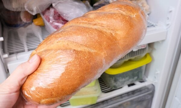 Ψωμί: Γιατί δεν πρέπει να το βάζετε στο ψυγείο και πού διατηρείται περισσότερο