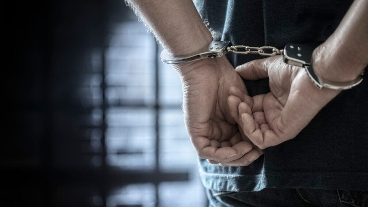 Χειροπέδες σε δύο Τούρκους – μέλη εγκληματικών οργανώσεων: Κατηγορούνται για ναρκωτικά και πλαστογραφία 1 Χειροπέδες σε δύο Τούρκους – μέλη εγκληματικών οργανώσεων: Κατηγορούνται για ναρκωτικά και πλαστογραφία