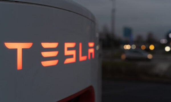 Tesla: Δάνειο 30 δισ. δολαρίων για επενδύσεις στην τεχνητή νοημοσύνη σχεδιάζει η εταιρεία