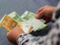 Θεσσαλονίκη: Η οικιακή βοηθός κατηγορήθηκε ότι έκλεψε 50.000 ευρώ από σπίτι, αλλά αθωώθηκε – «Σοκαρίστηκα, σκέφτηκα ότι θα με έδιωχναν από τη χώρα»