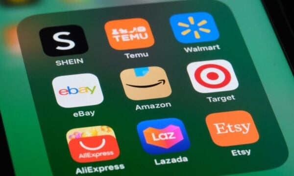 Νέοι δασμοί σε Temu και Shein: Περιβαλλοντικό τέλος επιβάλλει από σήμερα η Γαλλία