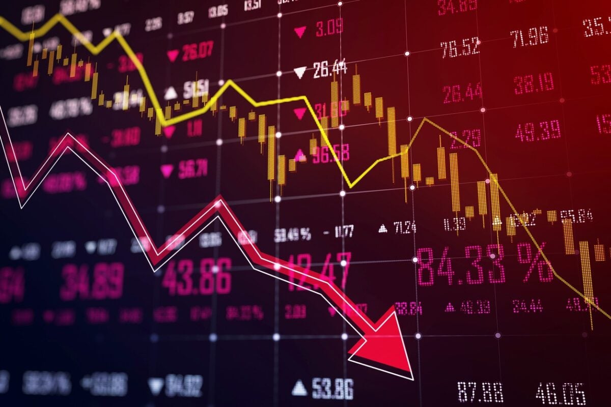 Στο «κόκκινο» τα χρηματιστήρια με φόντο το ράλι πετρελαίου και φυσικού αερίου – Στήριγμα οι τράπεζες για την Αθήνα