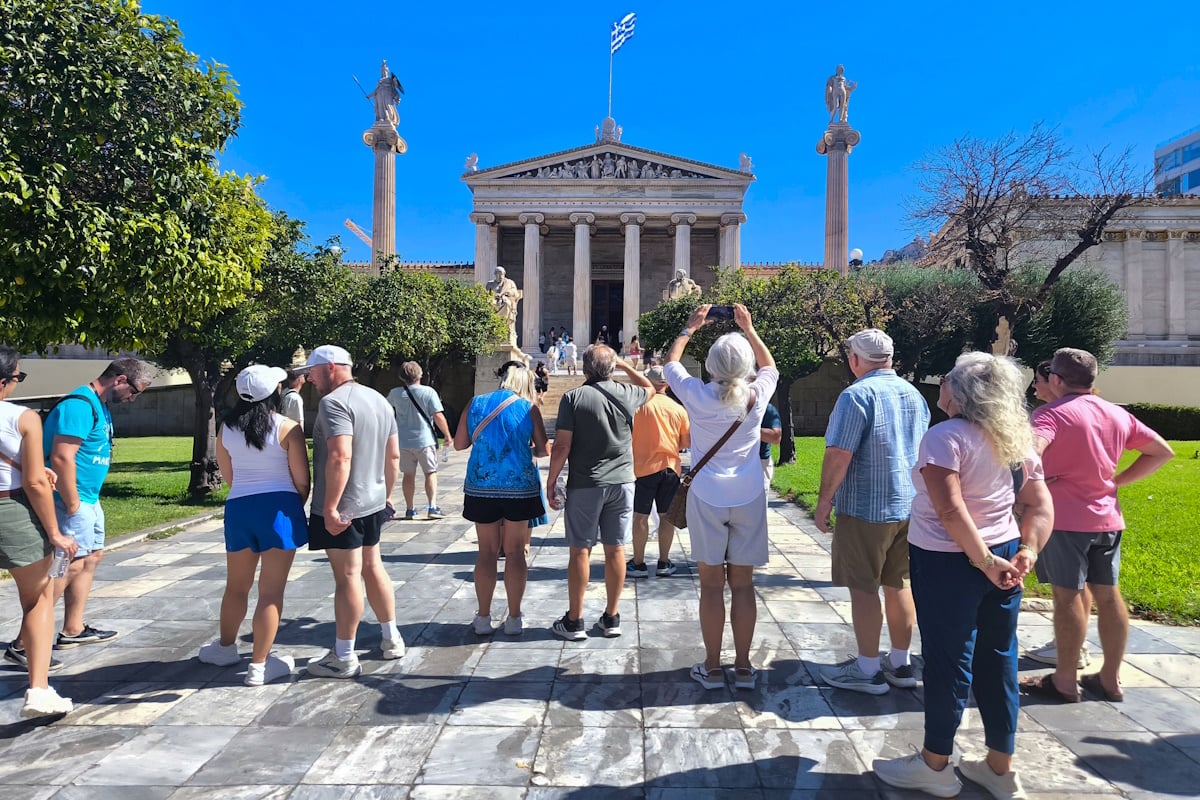 Καιρός αύριο: Θερμοκρασία έως 33°C, βροχές και καταιγίδες στα ορεινά ηπειρωτικά