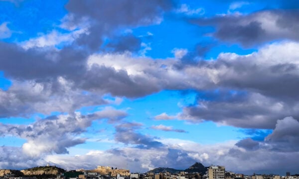 Καιρός σήμερα: Ηλιοφάνεια στη χώρα, τοπικές βροχές στα νοτιοανατολικά και βοριάδες στο Αιγαίο
