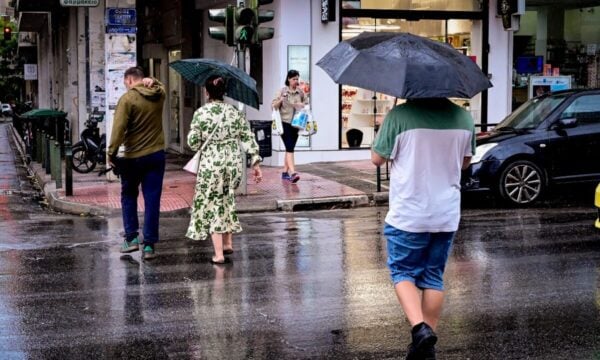 Καιρός αύριο: Βροχές, καταιγίδες και πτώση θερμοκρασίας