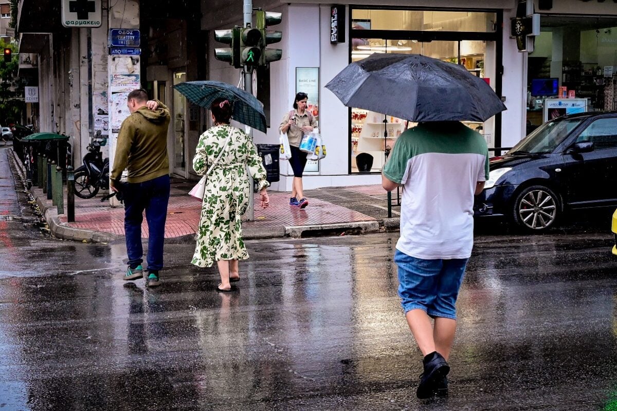Καιρός αύριο: Βροχές, καταιγίδες και πτώση θερμοκρασίας
