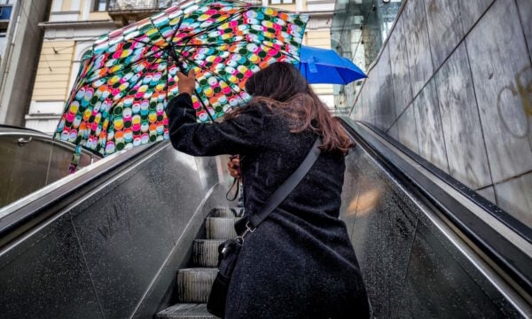 Καιρός αύριο: Βοριάδες έως σχεδόν θυελλώδεις στο Αιγαίο – Τοπικές βροχές και πτώση θερμοκρασίας