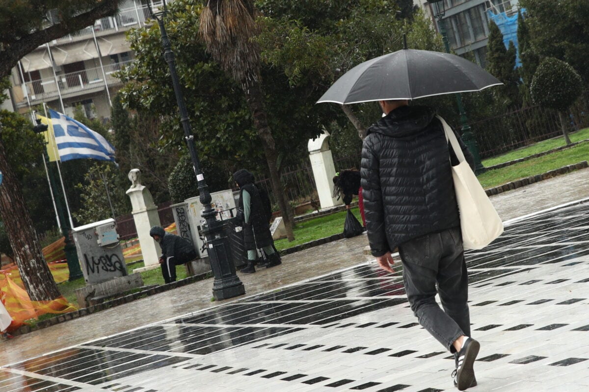 Καιρός αύριο: Ισχυρά φαινόμενα σε Ιόνιο και ηπειρωτικά – Η θερμοκρασία πέφτει σημαντικά