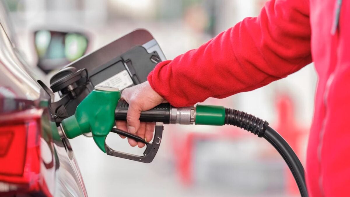 Καύσιμα: Το diesel προσπέρασε την αμόλυβδη, στα ύψη και η χονδρική τιμή ρεύματος 1 Καύσιμα: Το diesel προσπέρασε την αμόλυβδη, στα ύψη και η χονδρική τιμή ρεύματος