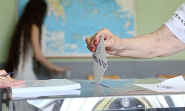 Δημοσκόπηση MRB (Β’ Μέρος): Υπέρ της συνεργασίας με το Ισραήλ, των θαλάσσιων πάρκων και της διασύνδεσης με την Κύπρο οι πολίτες