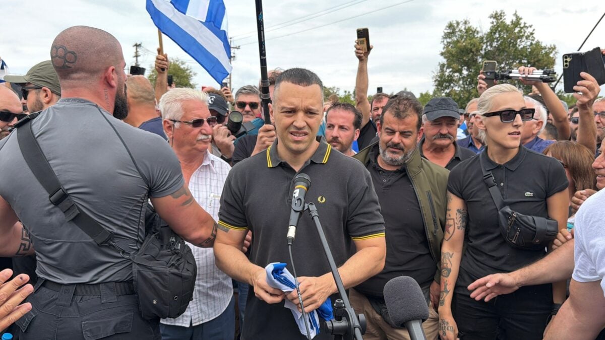 Μέγαρα: Αντιδράσεις για τη δωρεά του Ηλία Κασιδιάρη σε Σύλλογο Γονέων δημοτικού σχολείου