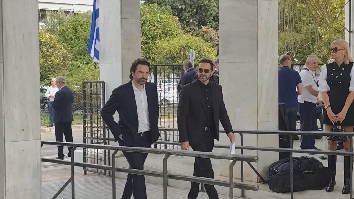 Κηδεία Μαργαρίτας Παπανδρέου: Με συγκίνηση το τελευταίο αντίο στην αείμνηστη ακτιβίστρια – «Μαμά, μας έμαθες να αγαπάμε και να αντέχουμε» 17 Κηδεία Μαργαρίτας Παπανδρέου: Με συγκίνηση το τελευταίο αντίο στην αείμνηστη ακτιβίστρια – «Μαμά, μας έμαθες να αγαπάμε και να αντέχουμε»