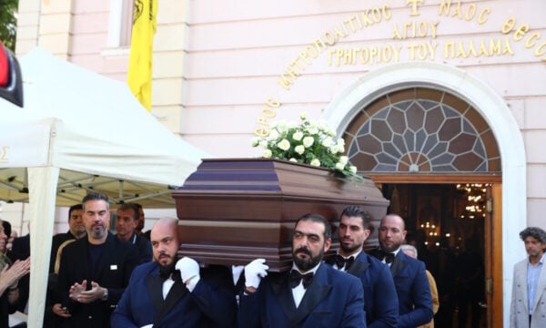 Κηδεία Σούλη Μαρκόπουλου: Συγγενείς, φίλοι και το ελληνικό μπάσκετ είπαν το τελευταίο «αντίο» στον σπουδαίο προπονητή