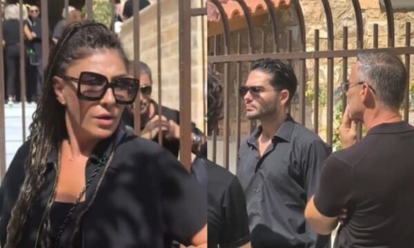 Κηδεία Μαζωνάκη: Η ομάδα του «The Voice» στην κηδεία – Παπαρίζου, Μάστορας, Μουζουράκης και Καπουτζίδης (Φωτογραφίες)