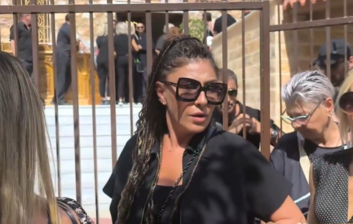 Κηδεία Μαζωνάκη