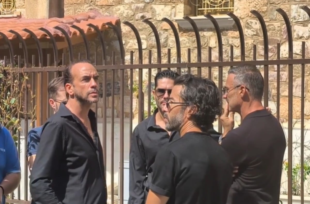 Κηδεία Μαζωνάκη
