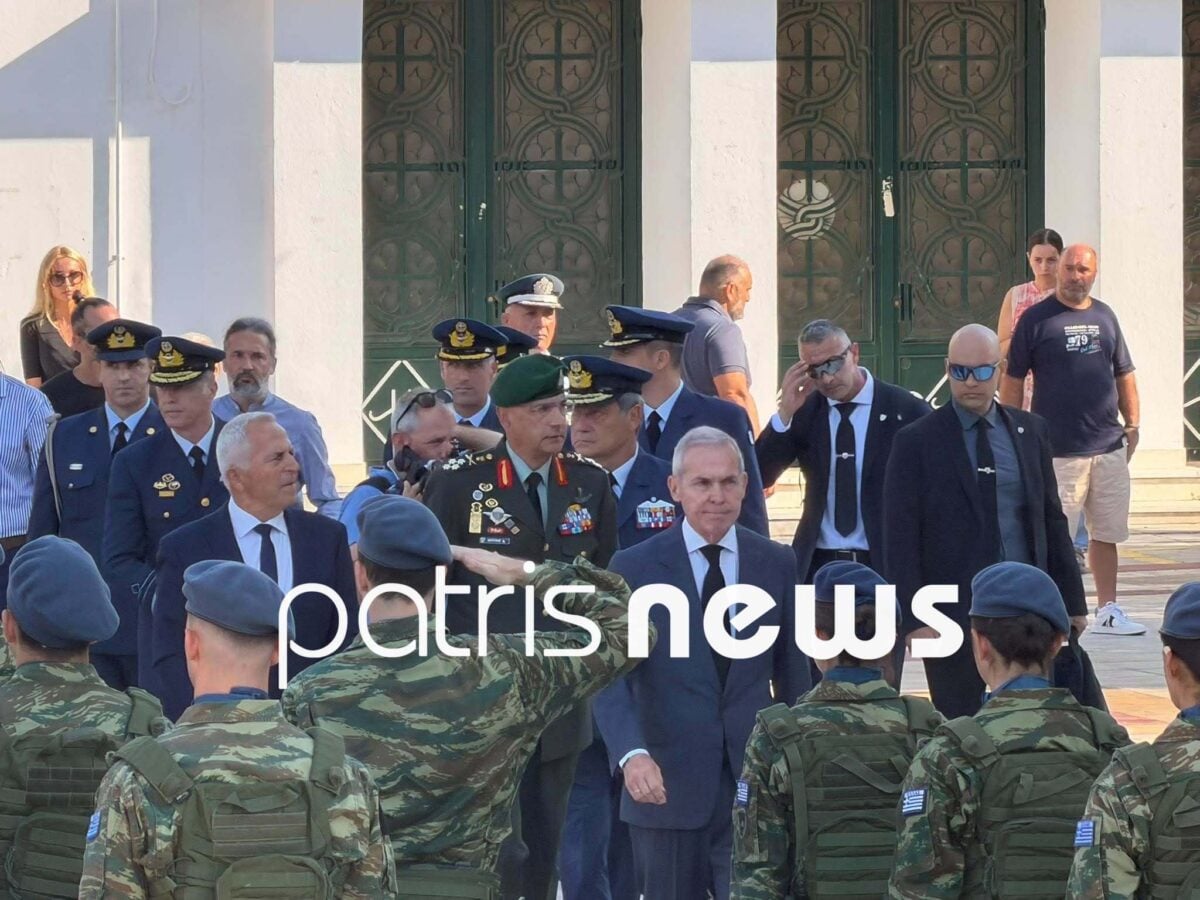 Γιάννης Μπλέσιας: Ο Πύργος αποχαιρετά τον πιλότο που σκοτώθηκε στην Τανάγρα – Τυλιγμένο με την ελληνική σημαία το φέρετρό του