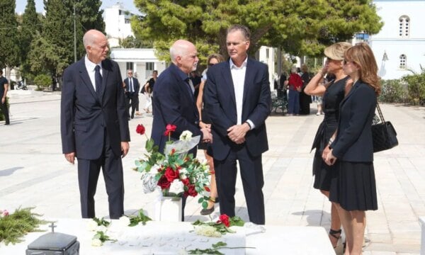 Μαργαρίτα Παπανδρέου: Οι επικήδειοι των γιων της – «Αύριο θα σε σκορπίσουμε στην αγαπημένη σου θάλασσα του Αιγαίου»