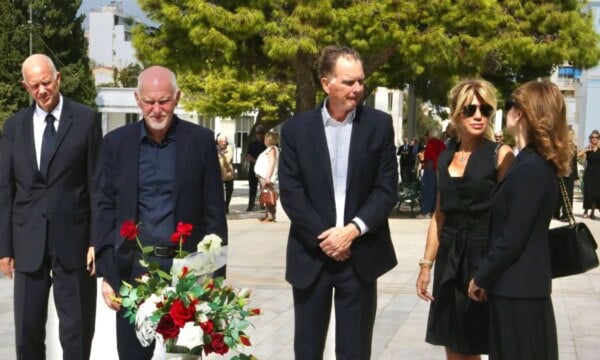 Μαργαρίτα Παπανδρέου: Απουσία από την κηδεία της