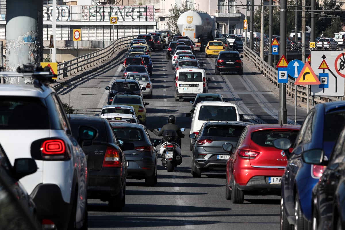 Μέγαρα: Καραμπόλα οχημάτων στην Αθηνών-Κορίνθου και ουρές χιλιομέτρων προς Αθήνα
