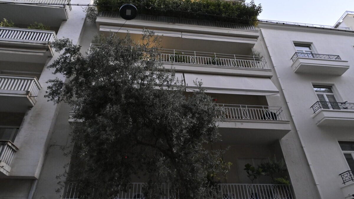 Γιώργος Μαζωνάκης: Τρεις ώρες ήταν στην κλινική ο τραγουδιστής – Η πλασμαφαίρεση ήταν σε εξέλιξη για 45 λεπτά 1 Γιώργος Μαζωνάκης: Τρεις ώρες ήταν στην κλινική ο τραγουδιστής – Η πλασμαφαίρεση ήταν σε εξέλιξη για 45 λεπτά