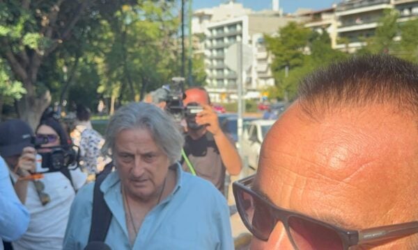 Γιώργος Μαζωνάκης: Στον ανακριτή ο υπνοθεραπευτής για τη φωτογραφία που του έστειλε η γιατρός