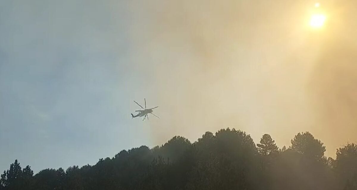 Φωτιά στην Τραπεζίτσα Κόνιτσας: Ενισχύθηκαν οι δυνάμεις, επιχειρούν 11 ελικόπτερα
