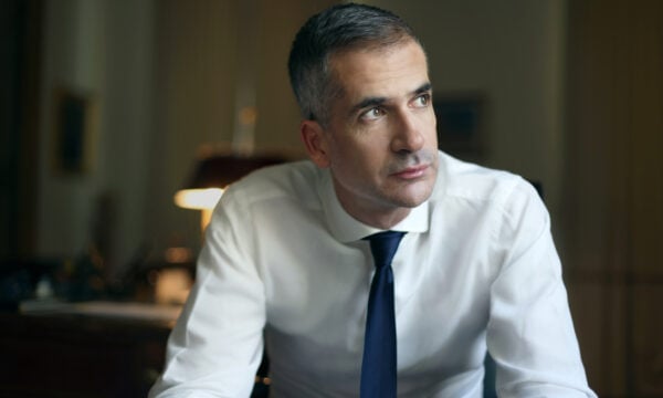 Κώστας Μπακογιάννης για την αλαζονεία στην κυβέρνηση: «Ο κόσμος το έχει τούμπανο και εμείς κρυφό καμάρι» – Η απάντησή του
