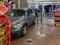 ΗΠΑ – Τέξας: Άνδρας έριξε το αυτοκίνητό του σε κλειστό σούπερ μάρκετ για να πάει στην τουαλέτα – ΦΩΤΟ