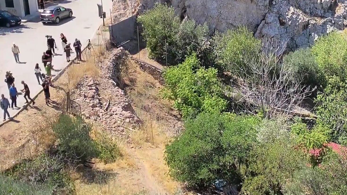 Κυψέλη: «Είδα μια σακούλα σκουπιδιών, κάτι προεξείχε που έμοιαζε με λείψανο» λέει ο προπονητής που βρήκε ανθρώπινα οστά 1 Κυψέλη: «Είδα μια σακούλα σκουπιδιών, κάτι προεξείχε που έμοιαζε με λείψανο» λέει ο προπονητής που βρήκε ανθρώπινα οστά