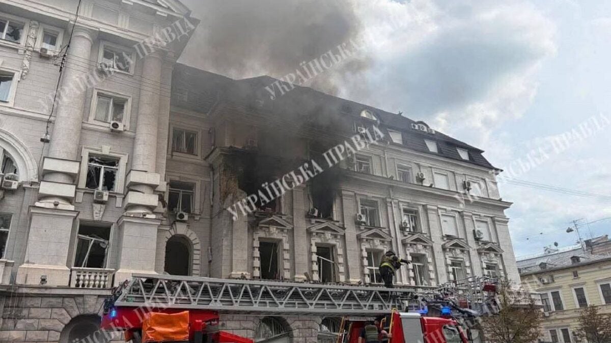 Ουκρανία: 6 νεκροί και 56 τραυματίες από ρωσικές επιθέσεις σε 24 ώρες, drone έπληξε την Υπηρεσία Ασφαλείας στο Κίεβο 3 Ουκρανία: 6 νεκροί και 56 τραυματίες από ρωσικές επιθέσεις σε 24 ώρες, drone έπληξε την Υπηρεσία Ασφαλείας στο Κίεβο