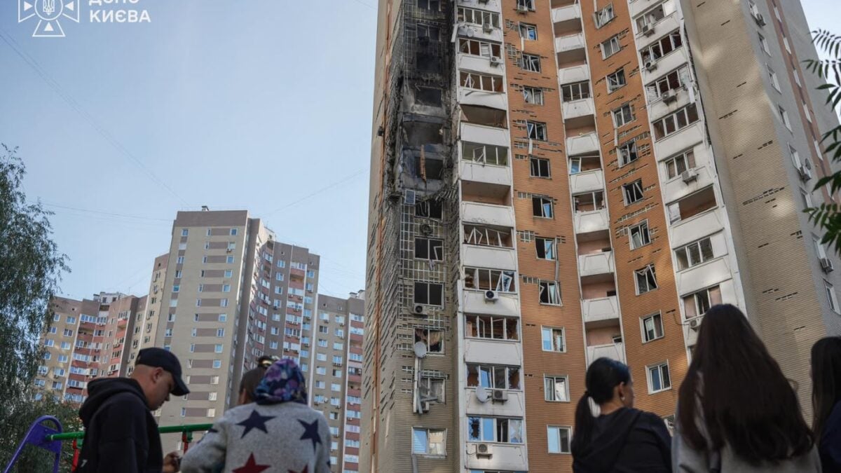 Ρωσικό σφυροκόπημα στην Ουκρανία: Τουλάχιστον 13 νεκροί και 75 τραυματίες από πλήγματα με drones και πυραύλους 9 Ρωσικό σφυροκόπημα στην Ουκρανία: Τουλάχιστον 13 νεκροί και 75 τραυματίες από πλήγματα με drones και πυραύλους