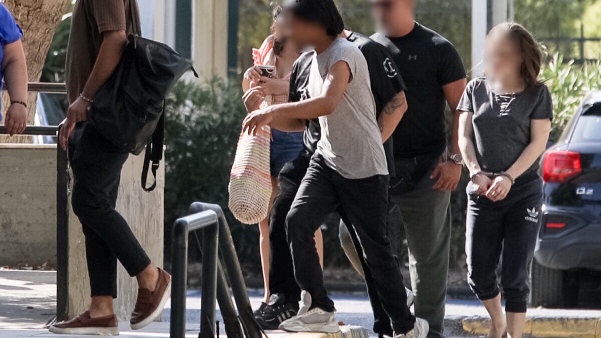 Νεκρό βρέφος στην Κυψέλη: Προσωρινά κρατούμενοι οι γονείς και ο 26χρονος Αφγανός 1 Νεκρό βρέφος στην Κυψέλη: Προσωρινά κρατούμενοι οι γονείς και ο 26χρονος Αφγανός