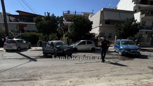 Λαμία: Μεθυσμένος οδηγός συγκρούστηκε με πολλά αυτοκίνητα και σκόρπισε τον πανικό 15 Μεθυσμένος οδηγός σκόρπισε τον πανικό στη Λαμία