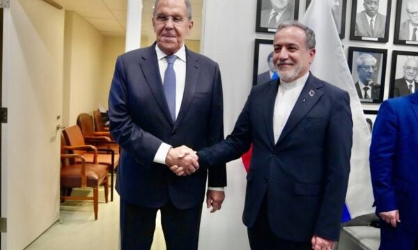 Νέα Υόρκη: Λαβρόφ και Αραγτσί συμφώνησαν ότι η διπλωματία είναι η μόνη λύση στη Μέση Ανατολή – Κοινή θέση κατά των «παράνομων ενεργειών» ΗΠΑ και Ισραήλ