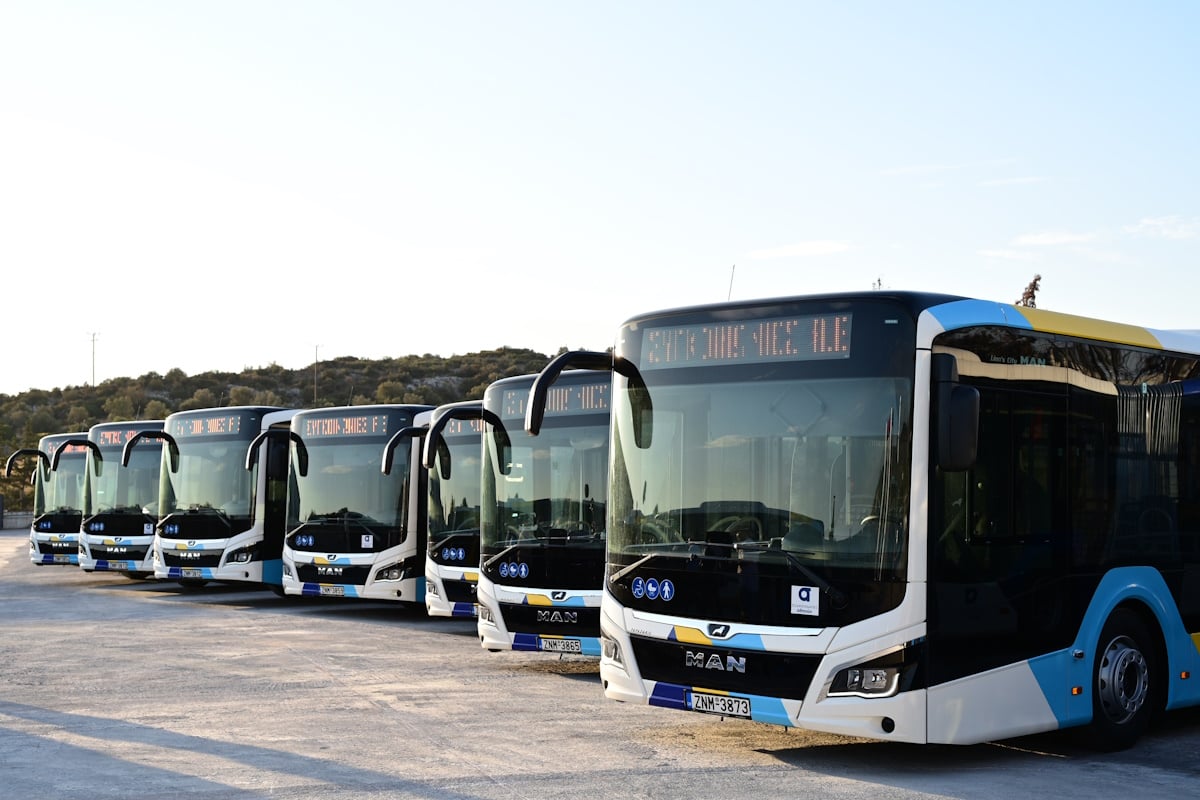 ΟΑΣΑ: Νέες λεωφορειακές γραμμές σε Ανατολική και Δυτική Αττική – Απευθείας συνδέσεις με μετρό και προαστιακό
