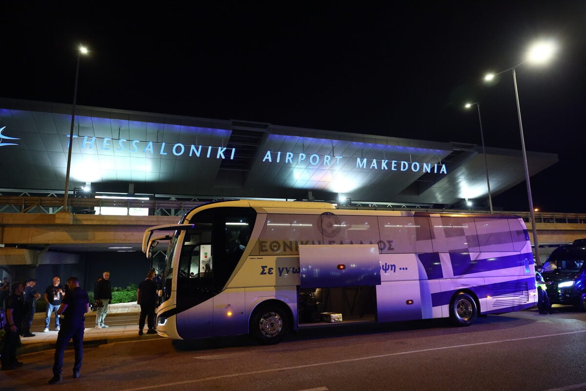 Εθνική ποδοσφαίρου: Άφιξη στη Θεσσαλονίκη για τους θριαμβευτές της Γερμανίας 7 Εθνική ποδοσφαίρου: Άφιξη στη Θεσσαλονίκη για τους θριαμβευτές της Γερμανίας